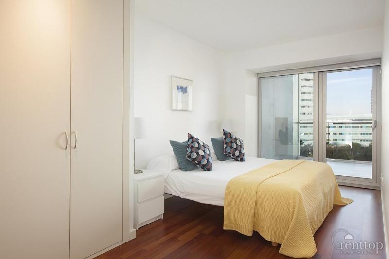 Rent Beach-diagonal Mar Apartment *